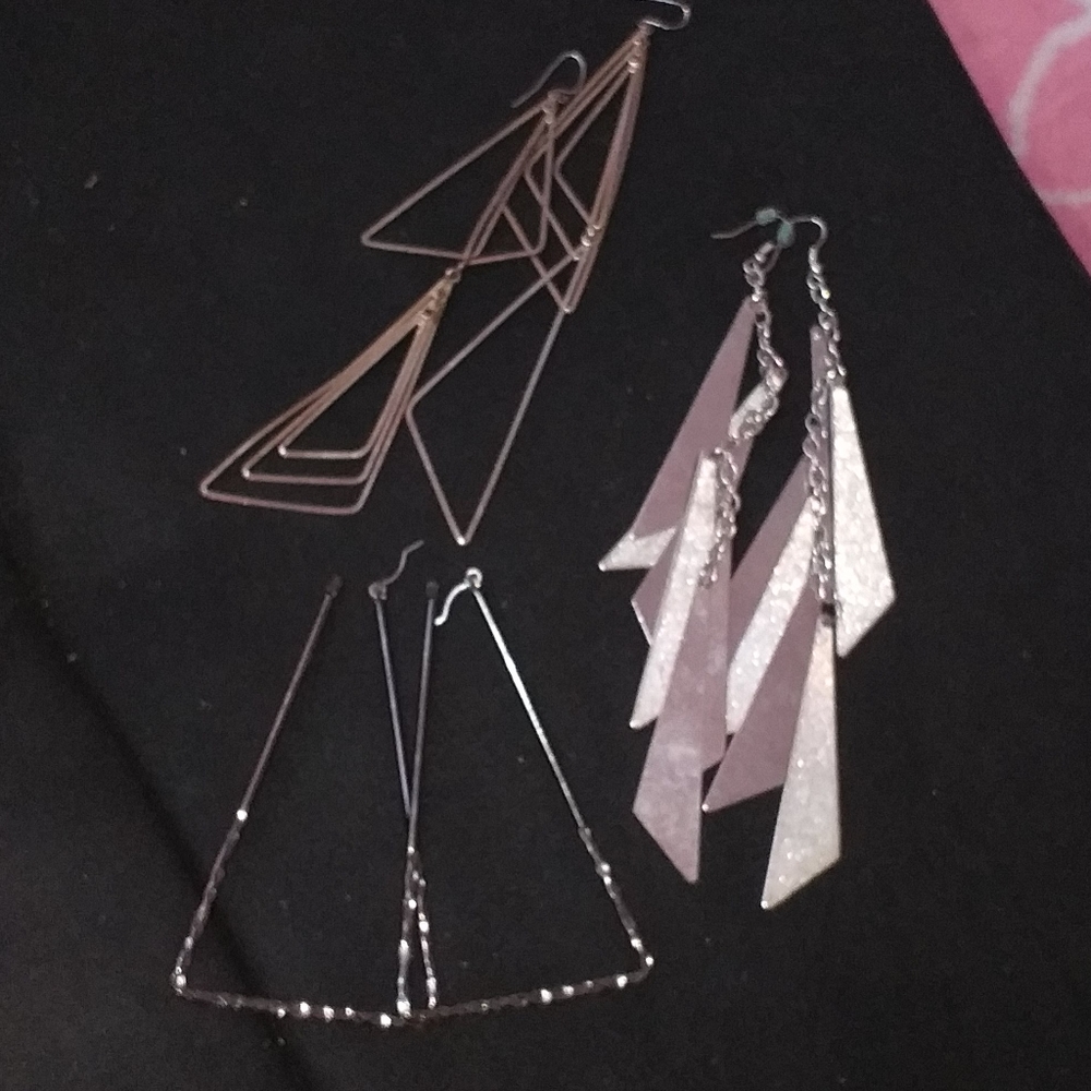 3 Guess drop earrings